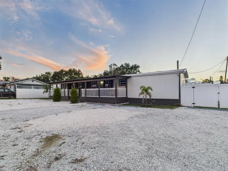 221 1st St, FL