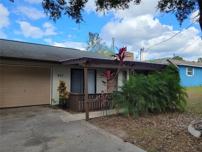 807 Mclain Ct, FL