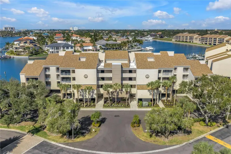 2795 Kipps Colony Dr S #305, FL