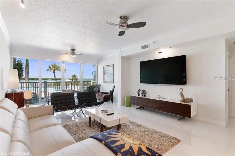 615 Dream Island Rd #107, FL