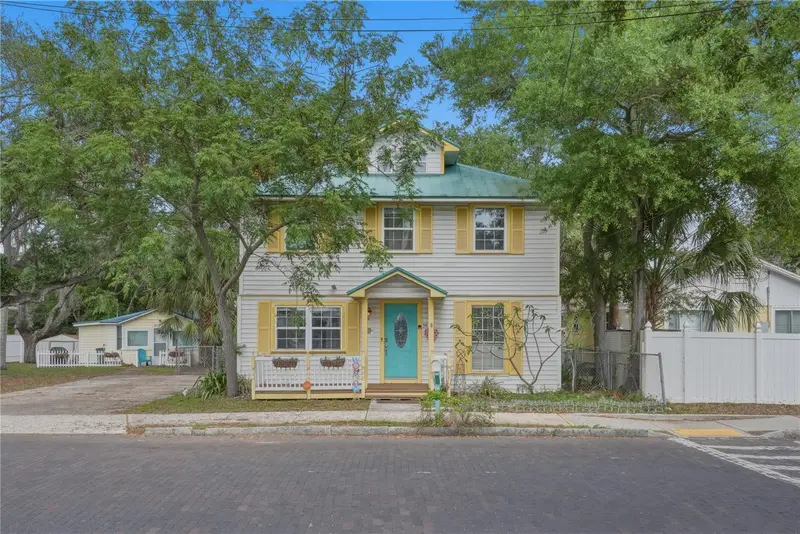 516 5th Ave N, FL