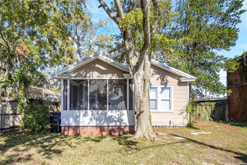 702 Nw 2nd Ave, FL