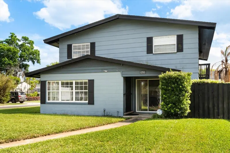 2 W Steele St, FL