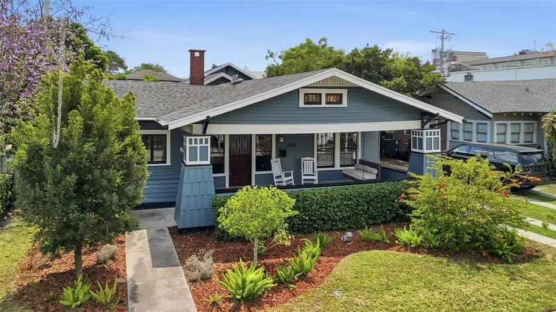 2116 W Watrous Ave, FL