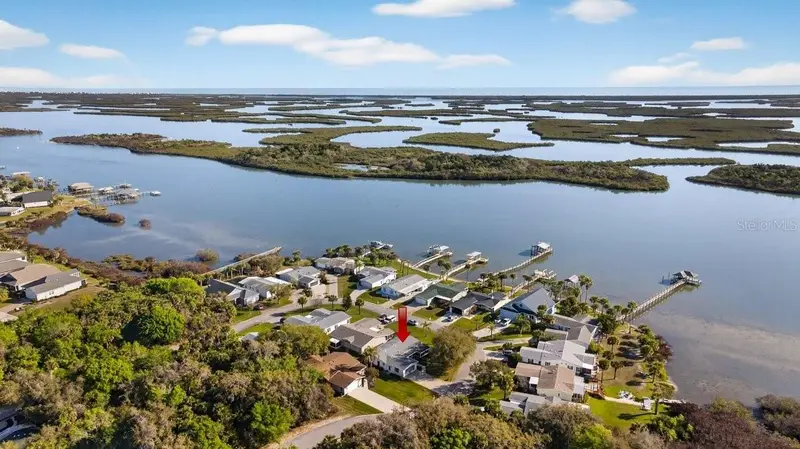 332 Marsh Landing Loop, FL