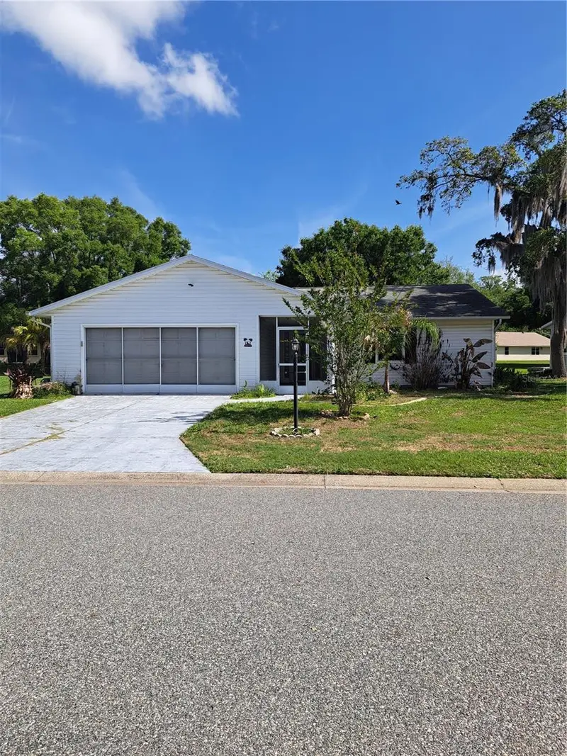 5618 Rosewall Cir, FL