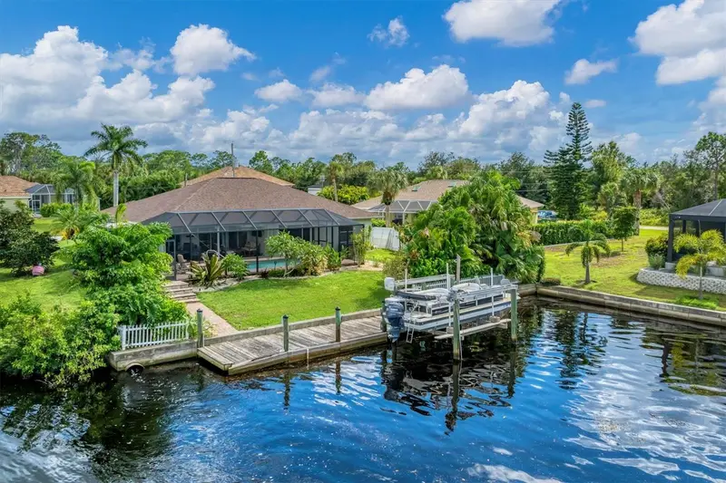 2555 Dixon Ter, FL