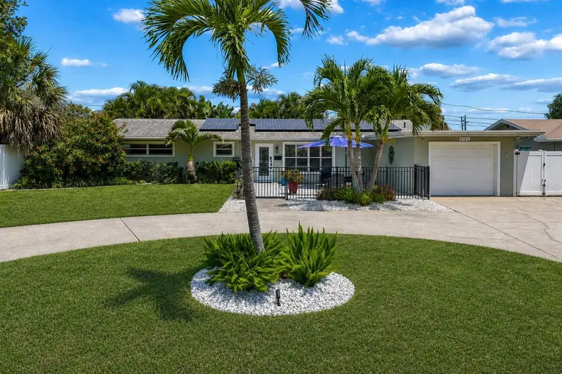 6765 11th Ave N, FL