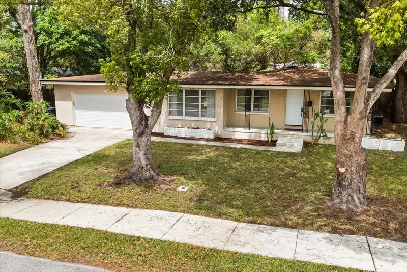 361 Hickory Dr, FL