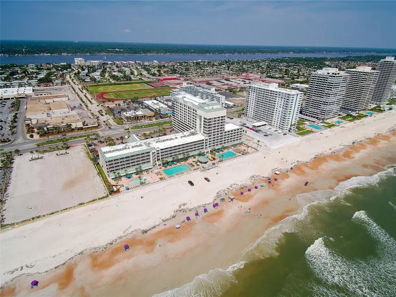 2700 N Atlantic Ave #819, FL