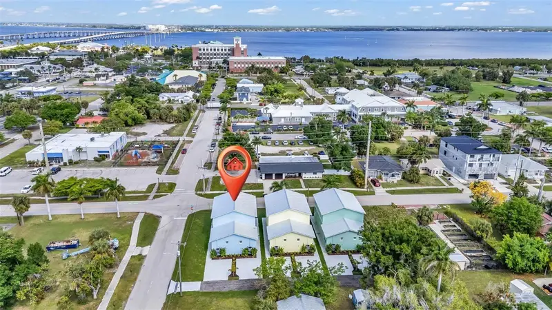 301 E Virginia Ave, FL