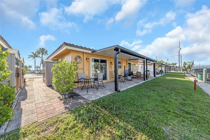 2600 N Paula Dr #12d, FL