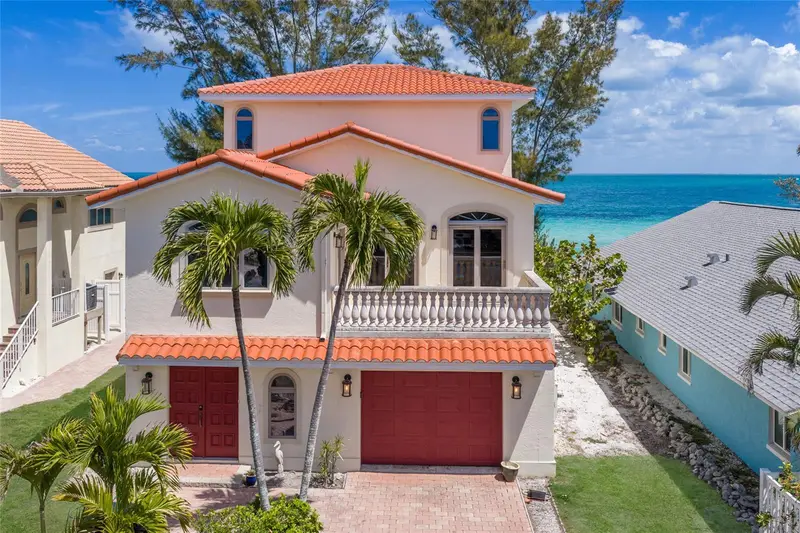 889 N Shore Dr, FL