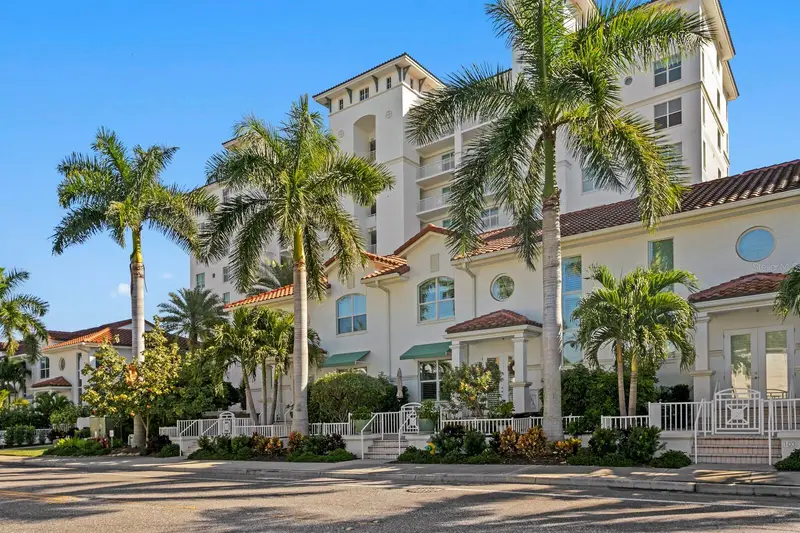 1325 Snell Isle Blvd Ne #709, FL