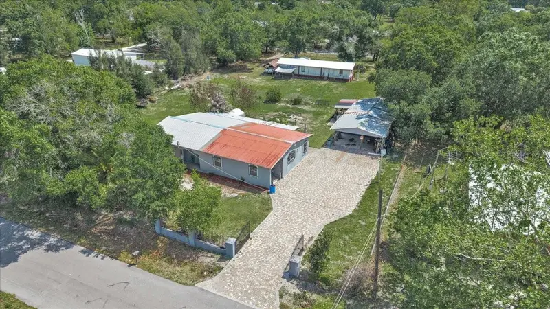 1326 Ne Forrest Ave, FL