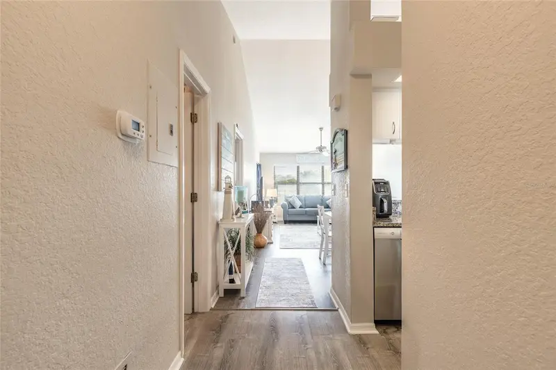 402 Bouchelle Dr #204, FL