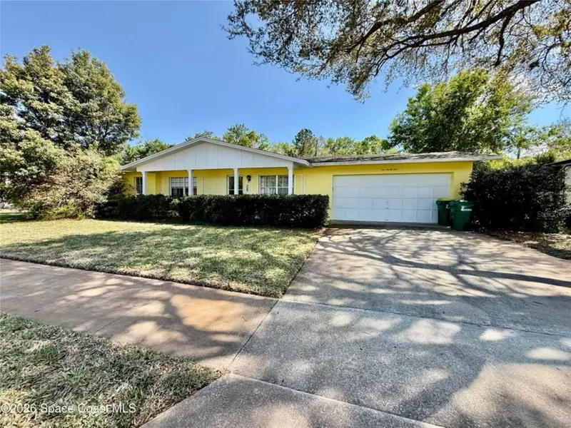 121 Maplewood Dr, FL