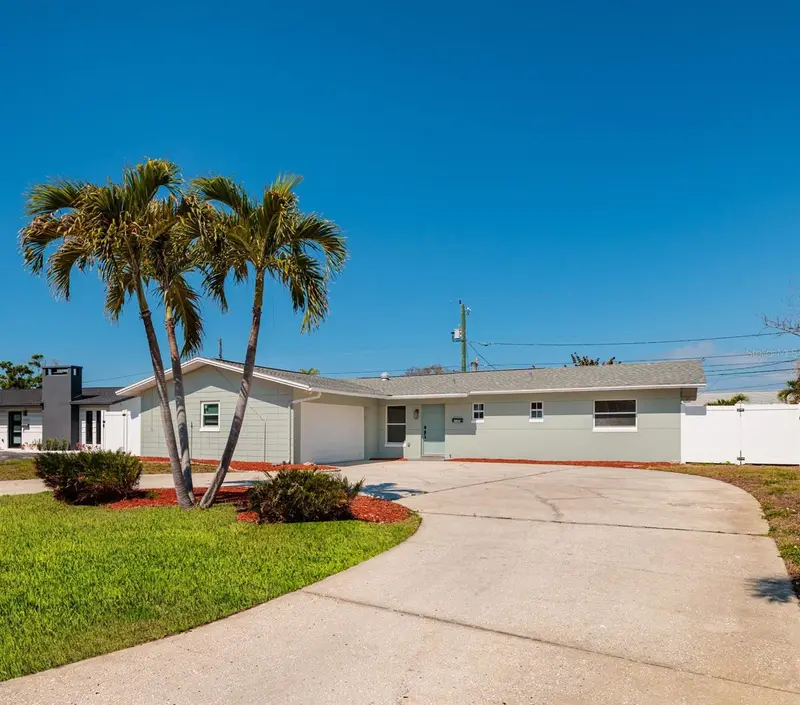 2107 Dolphin Boulevard, FL