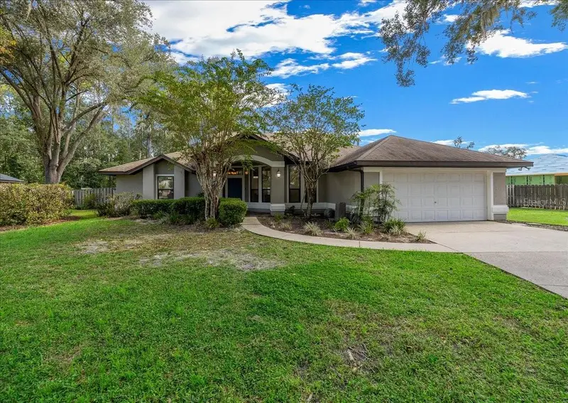 915 Sw 82nd Ter, FL