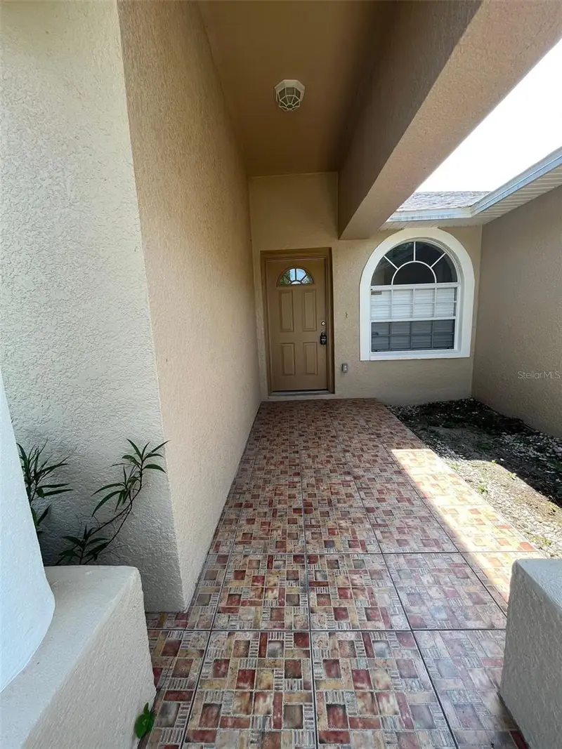 435 Magpie Ct, FL
