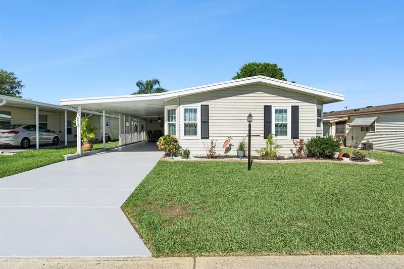 6643 Westchester Dr Ne, FL