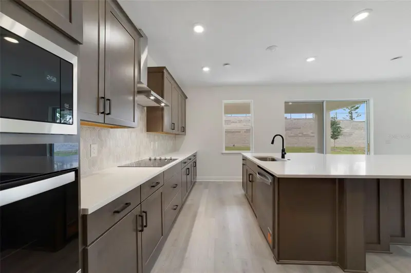 464 Veneto Cir, FL