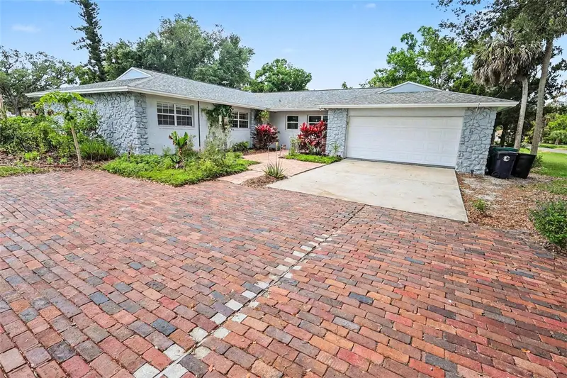 1713 14th Ave W, FL
