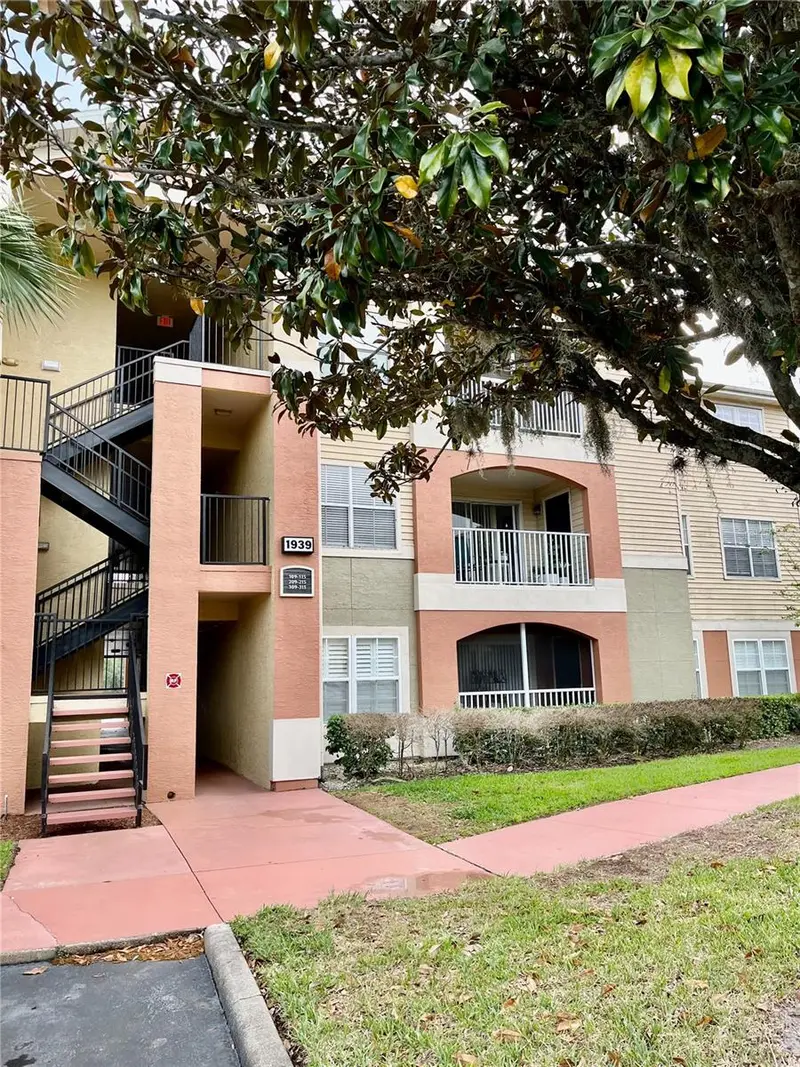 1939 Summer Club Apt Dr #315, FL