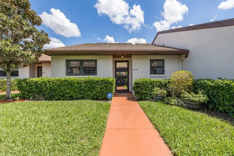 7834 Radcliffe Cir, FL