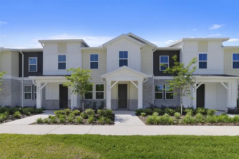 684 Lola Ln, FL