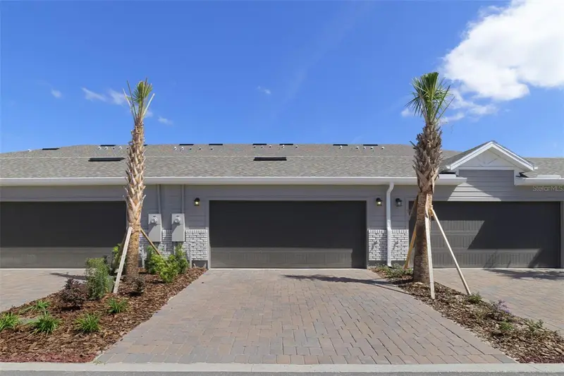 684 Lola Ln, FL