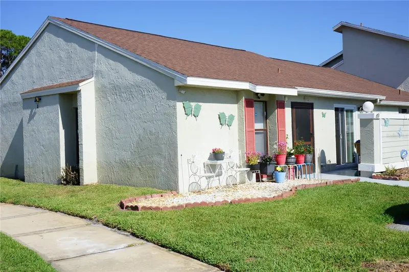 49 Pine Island Cir, FL