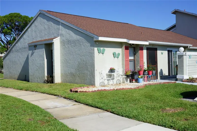 49 Pine Island Cir, FL