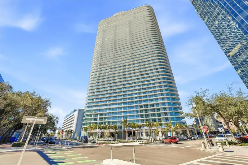 400 Central Ave #301, FL
