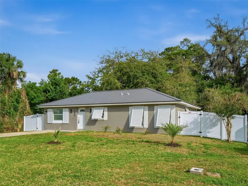 1004 W 7th St, FL