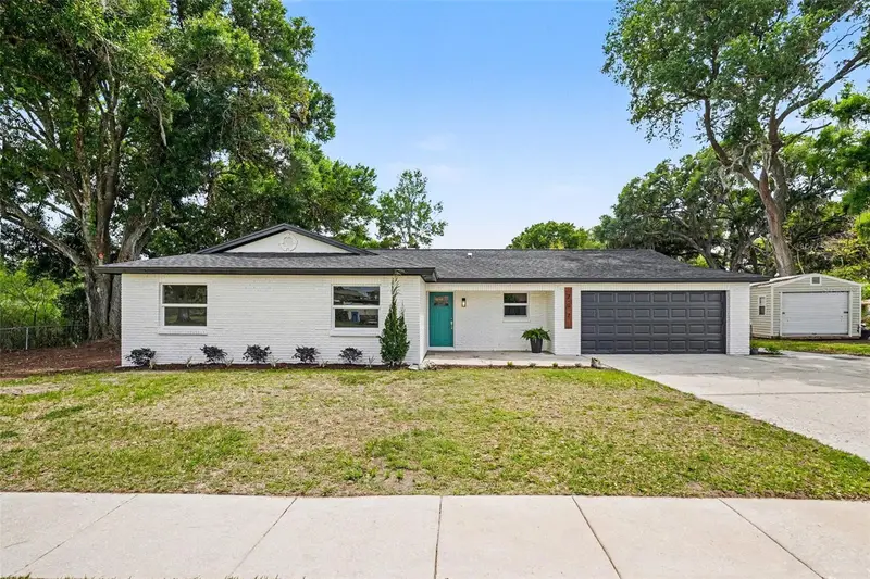 707 Queens Ct, FL