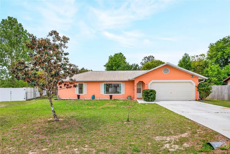 10 Almond Trce, FL