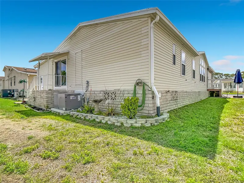 452 Par Dr, FL