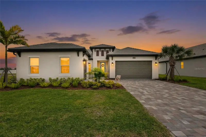 1652 Lugano Cir, FL