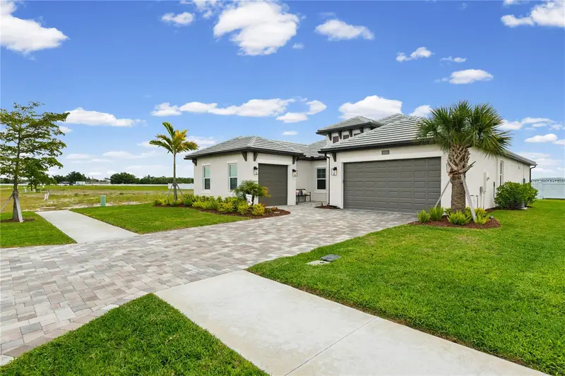 1652 Lugano Cir, FL