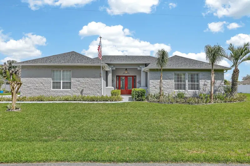 50 Furness Pl, FL