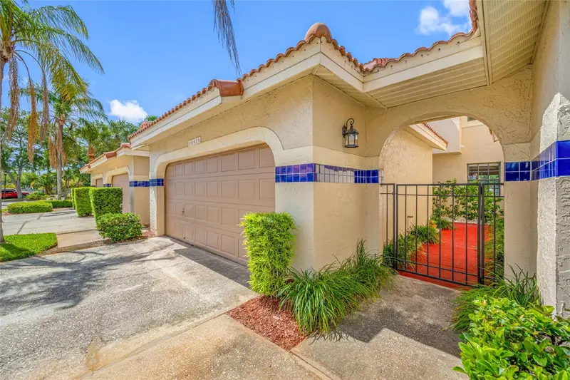 10416 Saint Tropez Pl, FL