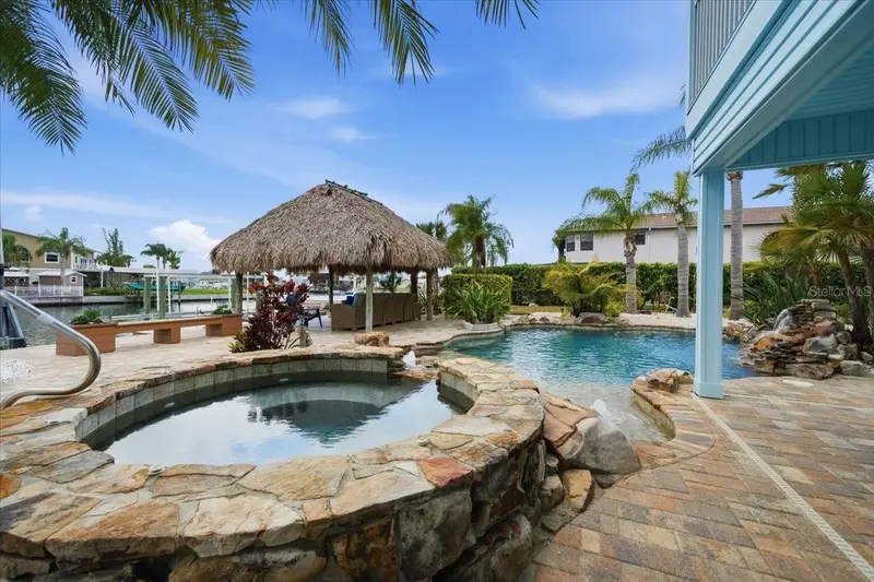 3496 Gulfview Dr, FL