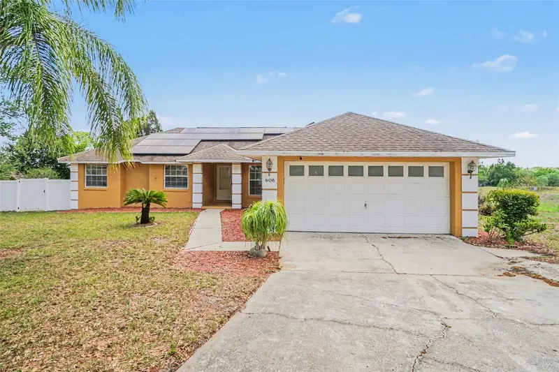 808 Chamberlain Loop, FL
