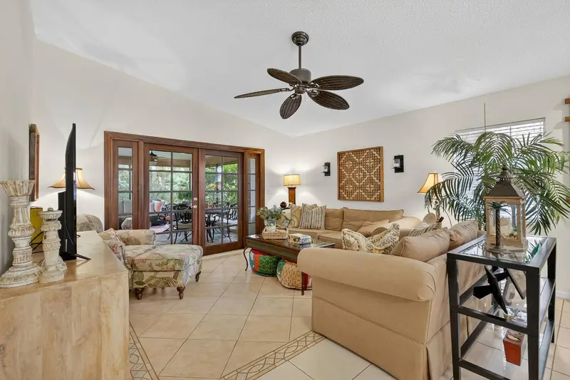 29 San Jose Dr, FL