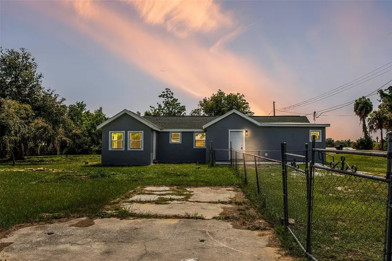 205 E Cornell St, FL