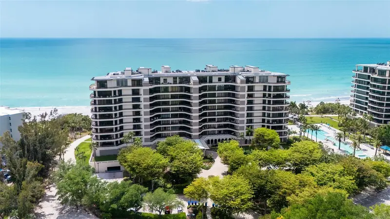 415 L Ambiance Dr #A301, FL