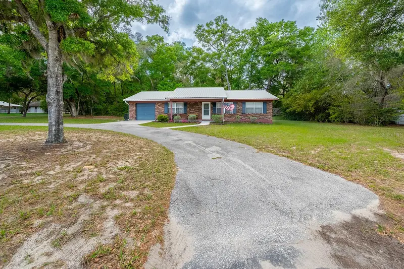 102 Swans Nest Cir, FL