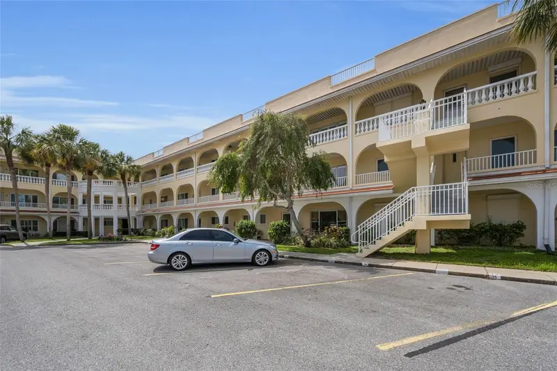 2223 Philippine Dr #35, FL