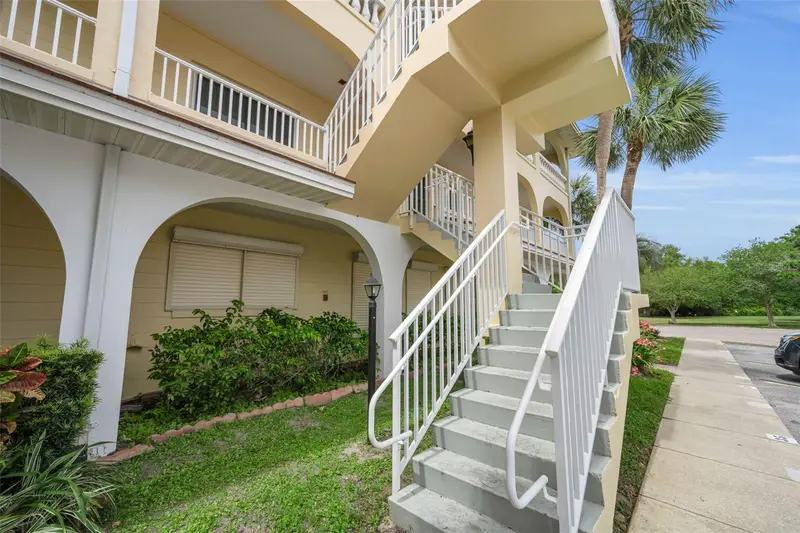 2223 Philippine Dr #35, FL
